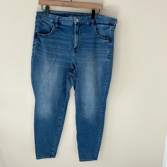 AmericanEagle Curvy Hi-Rises Plus Size Jegging Jeans - Picture 1 of 8